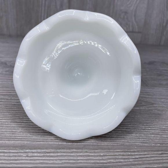 Singe westmoreland milk glass grape candle stick - Picture 4 of 7